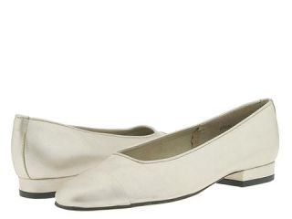 Vaneli FC 313 Womens Slip on Shoes (White)