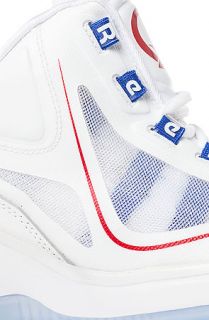 Reebok Sneaker Q96 Crossexamine Sneaker in White & Vital Blue
