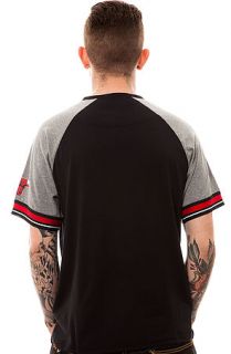 Mitchell & Ness Shirt Chicago Bulls Short Sleeve Henley in Black