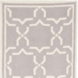 Safavieh Hand woven Moroccan Dhurrie Grey/ Ivory Wool Rug (2'6 x 10') Safavieh Runner Rugs