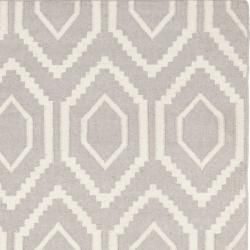 Moroccan Dhurrie Grey/Ivory Indoor Wool Rug (9' x 12') Safavieh 7x9   10x14 Rugs