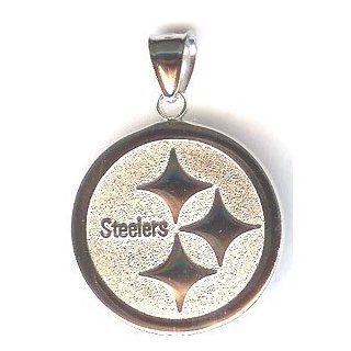 Pittsburgh Steelers 1" Logo Pendant   10KT Gold Jewelry  Sports Fan Pendants  Sports & Outdoors