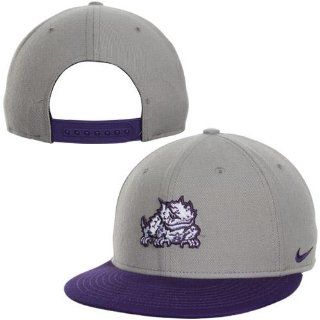 TCU Horned Frog Hats & Snapbacks  Nike TCU Horned Frogs Team Issue True Snapback Hat   Gray/Purple  Sports Fan Baseball Caps  Sports & Outdoors