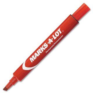 Avery MARKS A LOT Permanent Marker, Large Chisel Tip, Red, 12 Count (08887)  Avery Marks A Lot Large Chisel Tip Permanent Marker Red 