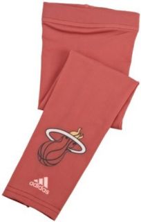 NBA Men's Miami Heat Elbow Arm Sleeve   Y237Z, Small/Medium, Team Color, Garnet  Sports Related Collectibles  Clothing