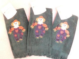 Fingertip Autumn Fall Thanksgiving Powder Room Guest Towels Dark Green with Lovely Scarecrow Embroidered Applique   Set of 3 Kitchen & Dining