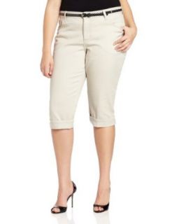 Lee Women's Plus Size Classic Fit Belted Cuffed Capri, Alabaster, 16W Jeans