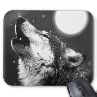 Wolf Howling at Moon Mouse Pads