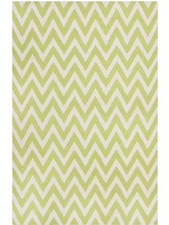 Safavieh Dhurrie Collection DHU557A 5 Handmade Wool Area Rug, 5 by 8 Feet, Green/Ivory   Rugs Chevron