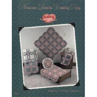 Miniature Double Wedding Ring Quilt Craft Book (Quilting From the Heartland) Books