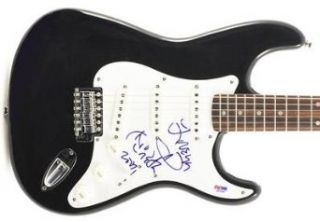 Aretha Franklin Authentic Signed Guitar Autograph Psa/dna #q51346   Signed Guitars Entertainment Collectibles