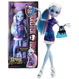 Mattel Year 2012 Monster High "Scaris City of Frights" Series 10 Inch Doll Set   Daughter of The Yeti with Purse and "Ice" Belt Toys & Games