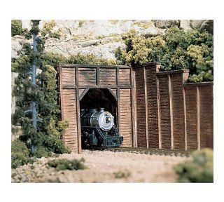 Woodland Scenics C1254 Timber Single Tunnel Portal Toys & Games