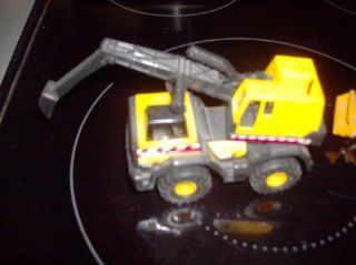 Mighty Tonka 748 Cab Loader Construction Equipment 4" Long By 2 3/4" High Toys & Games