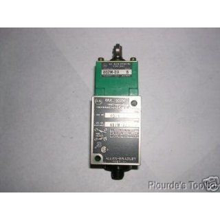 Allen Bradley 802M DZJ8 A, Oil Tight Limit Switch Electronic Component Limit Switches