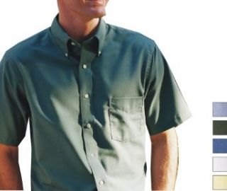 Van Heusen   Short Sleeve Wrinkle   free Oxford Men (56850) Clothing