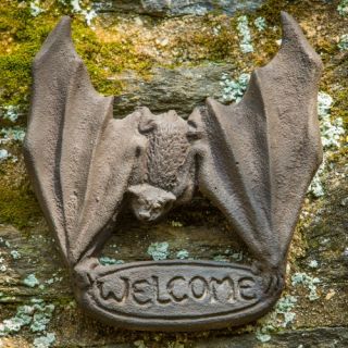 Campania International Welcome Bat Plaque