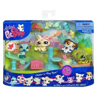 Littlest Pet Shop Themed Playpack   CHASE N PLAY PARK with 3 EXCLUSIVE Pets Toys & Games