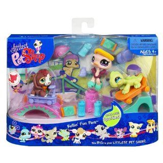 Littlest Pet Shop Themed Playpack   ROLLIN FUN PARK with 3 EXCLUSIVE Pets Toys & Games