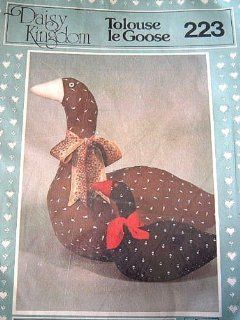 TOLOUSE LE GOOSE   STUFFED GOOSE SEWING PATTERN FROM DAISY KINGDOM #223 