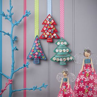 button tree christmas decoration by the contemporary home