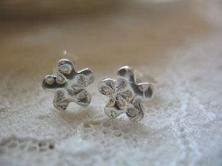 silver textured flower studs by lucy kemp jewellery
