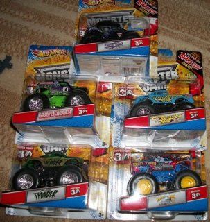 Hot Wheels Monster Jam 30 Anniverary 5 car Set/Backward Bob/M2D Thunder/Krazy Train/Mohawk Warrior/Grave Digger Toys & Games