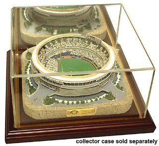 4750 Limited Edition, Gold Series stadium replica of Three Rivers Stadium   Former home of the Pittsburgh Pirates  Sports Related Collectibles  Sports & Outdoors