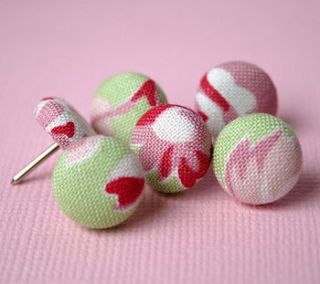 fabric covered push pins by hollie lollie