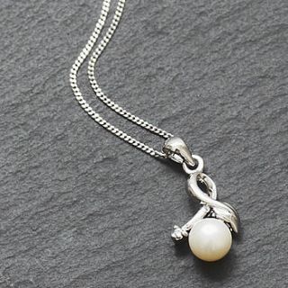 leaf knot freshwater pearl necklace by queens & bowl