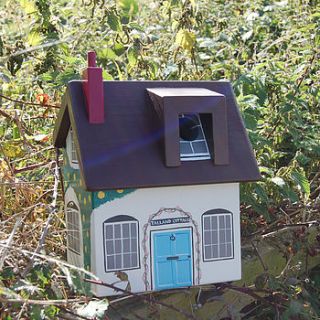 personalised cottage bird box by lindleywood