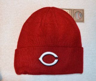 Cincinnati Reds Beanie Hat   MLB Winter Cuffed Knit Cap  Sports Fan Beanies  Sports & Outdoors