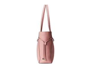 Complete your look with this gorgeous bag Tote style handbag is made