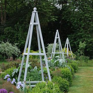 garden obelisk by sandman planters