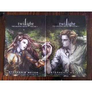 Twilight The Graphic Novel, Volume 1 (The Twilight Saga) Stephenie Meyer, Young Kim 9780759529434 Books