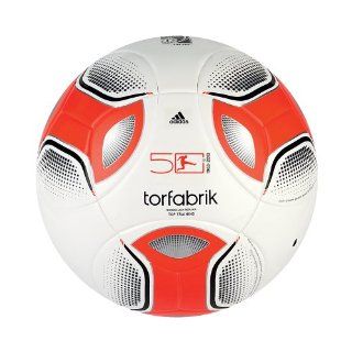 adidas Fuball Deutsche Bundesliga 2012, Wei/Schwarz/Rot, 4, W44061 Sport & Freizeit