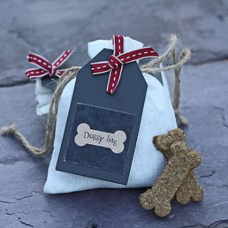 hand baked dog biscuits in gift bag by the wedding of my dreams