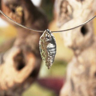 arrowhead cast in solid silver on a choker by prehistoric presents