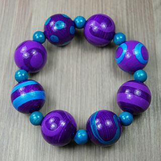 hand painted wooden bead bracelet by cucuu