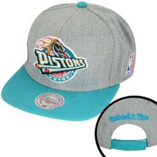 Mitchell & Ness Mitchell & Ness Detroit Pistons snapback in grey ONE SIZE at  Mens Clothing store