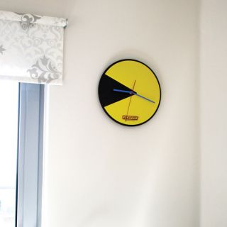 Pac Man Wall Clock      Traditional Gifts