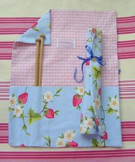 knitting needle roll storage by plump pudding