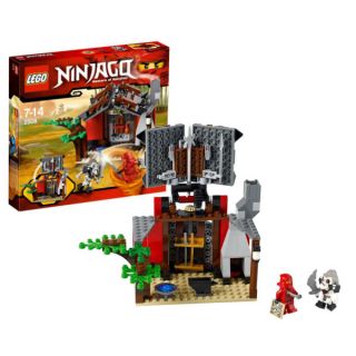 LEGO Ninjago Blacksmiths Shop (2508)      Toys