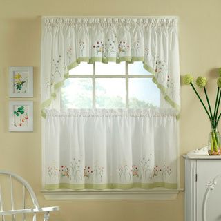 Garden Flowers 3 piece Curtain Tier And Valance Set