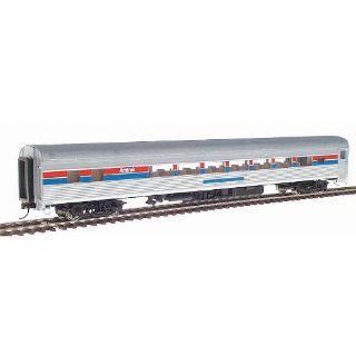 Walthers Budd Streamlined HO Scale Lounge Car (1 Drawing Room, 29 Seats, Ready to Run) Amtrak(R)   Phase II Toys & Games