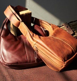 American Hobo Concealed Carry Handbag (Mahogany)  Gun Holsters  Sports & Outdoors