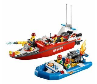 Lego City 60005 Fire Boat Set New in Box Sealed Special Gift Fast Shipping and Ship Worldwide 