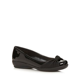 Collection Good for the Sole Black patent knot detail wider fit pumps