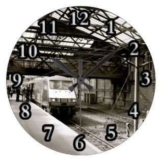 Waverly Station, Edinburgh Round Clock