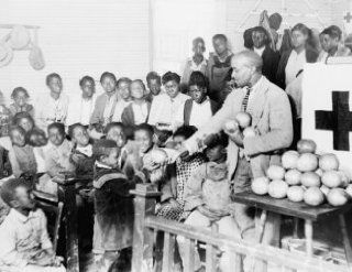 1930 photo Typical colored school near Shaw, Mississippi. It is held in a chu a7  